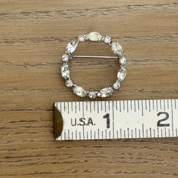 Vintage Rhinestone Circle Brooch Pin With Silver-Tone Setting - Picture 3 of 9